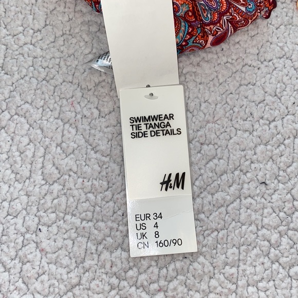 Bikini - Picture 10 of 10